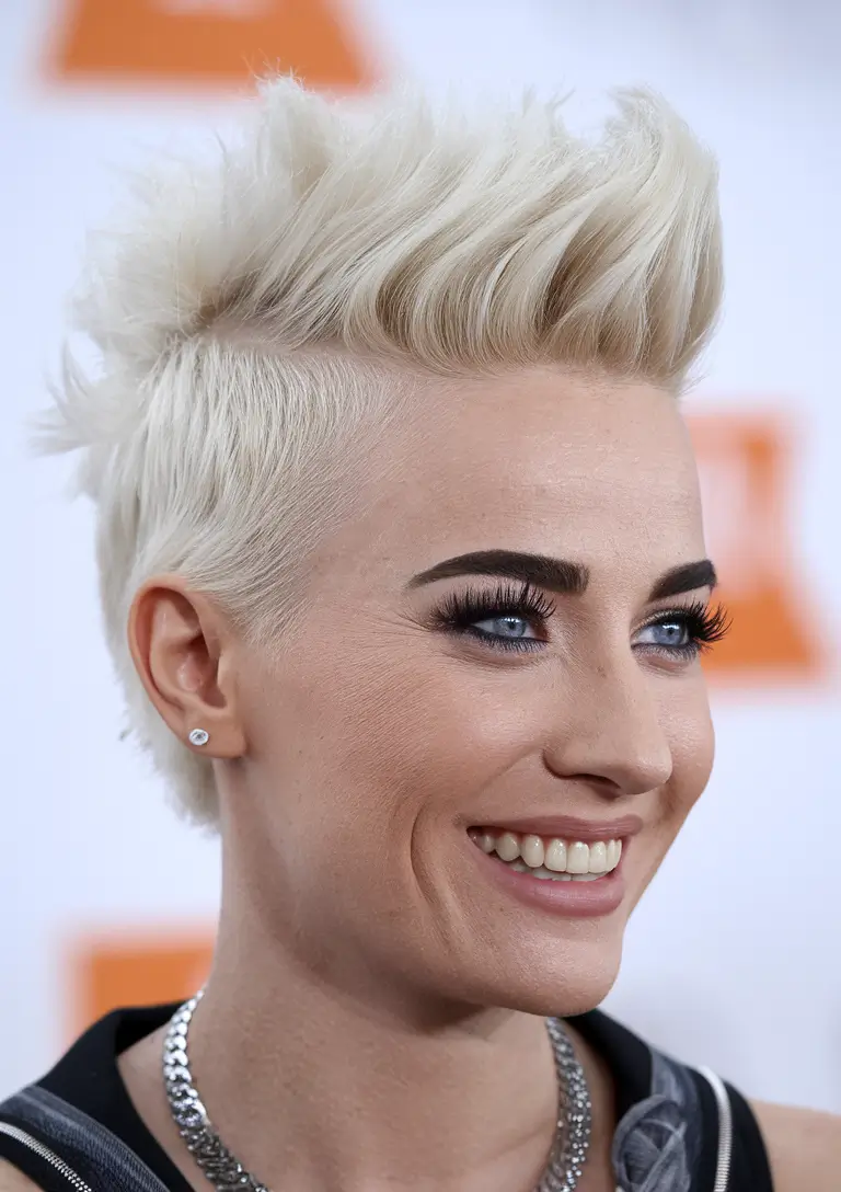 stylish effortless summer short hairdos