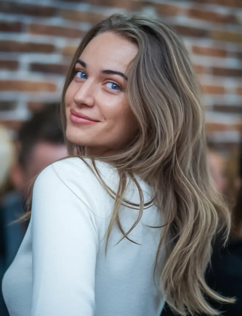 Effortless Summer Hairstyles Air-Dried Layers with Barely-There Texture