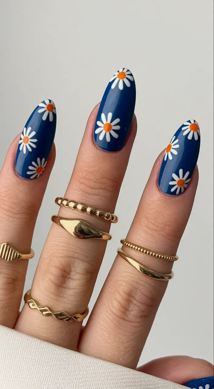 simple summer nails+Navy Daisies with Retro Charm