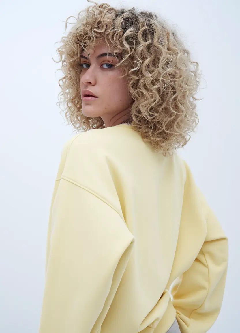2025 Layered Curls with Natural Volume