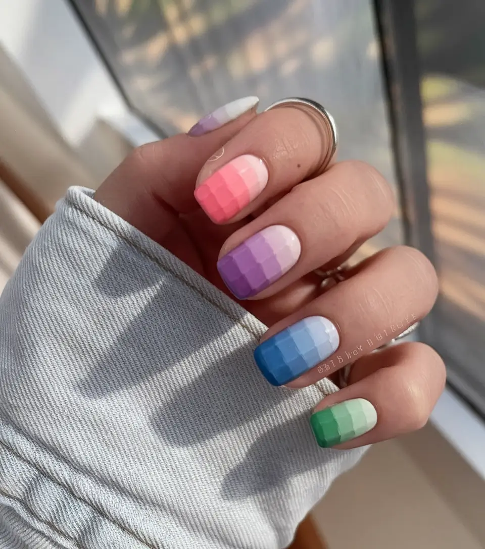july nails ideas 2025 Pixel-Perfect Gradient Squares
