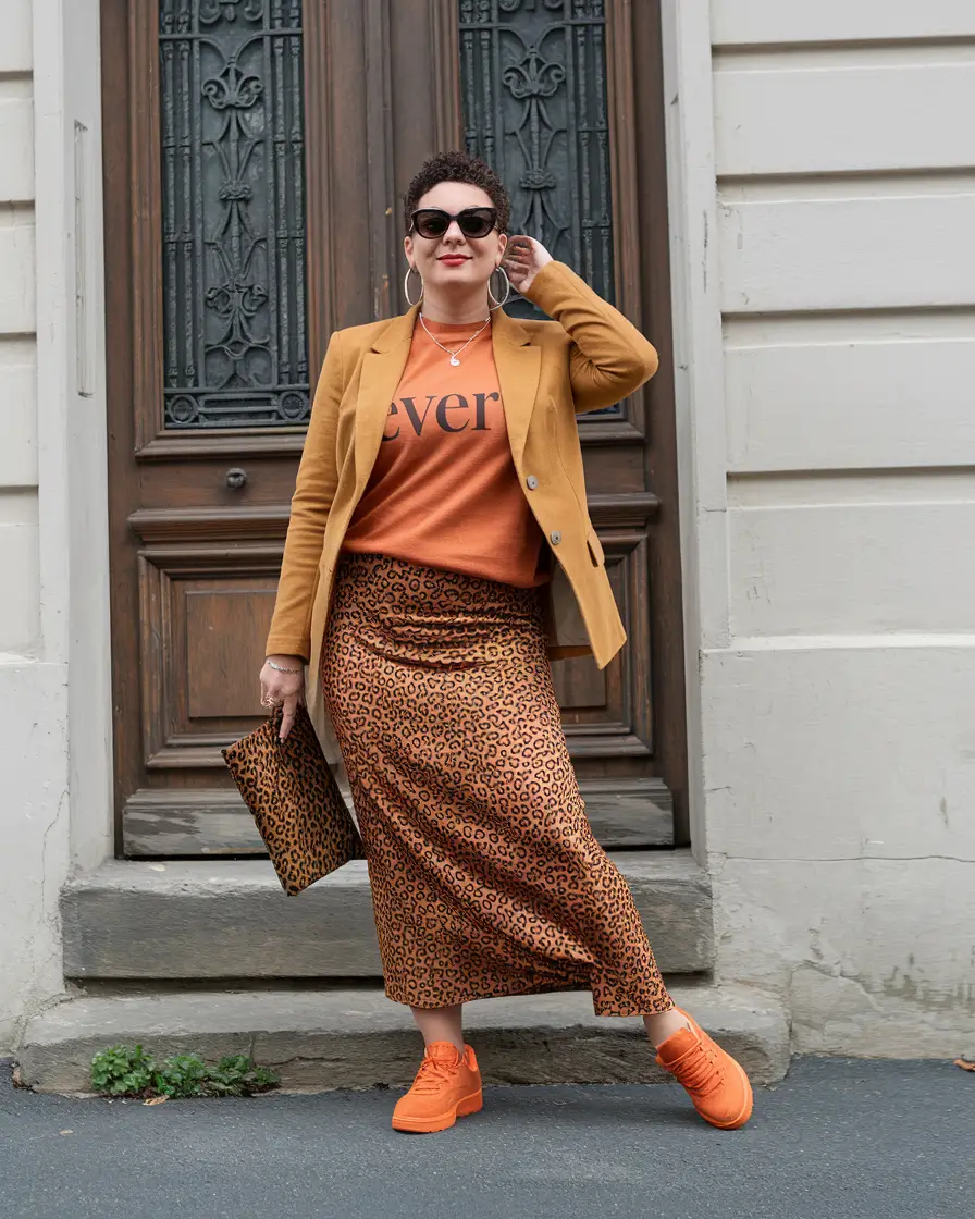 simple casual fall outfits 2025 Bold in Tangerine and Leopard Prints