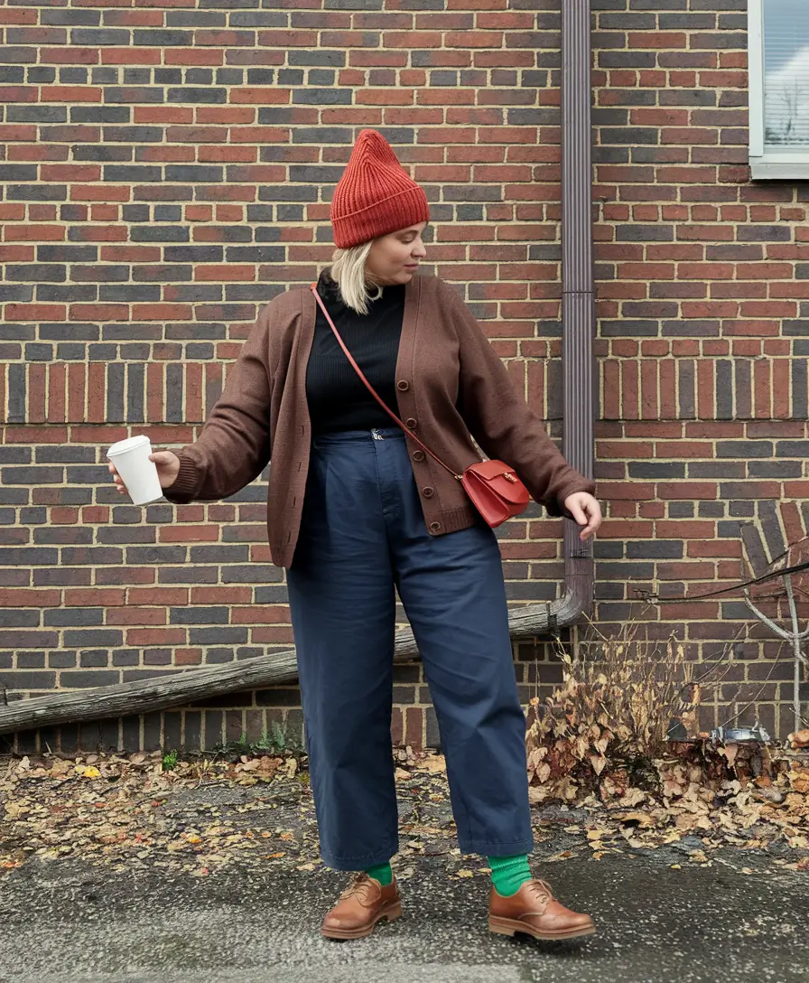 midsize fall outfits alt Quirky Cool Layers With Brown and Navy Contrast