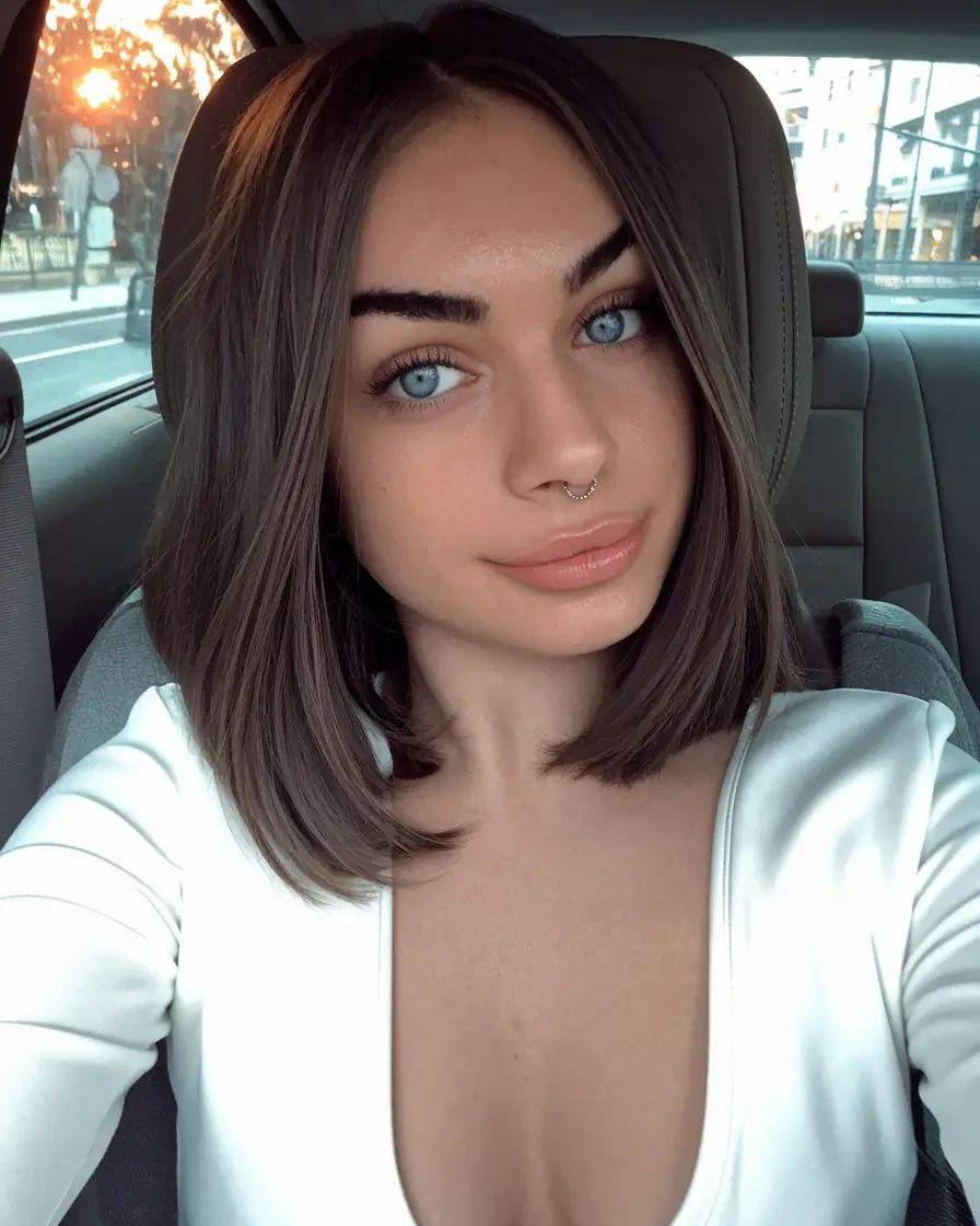 fall brunette hair color shoulder length Chic Straight Brunette with Subtle Shine
